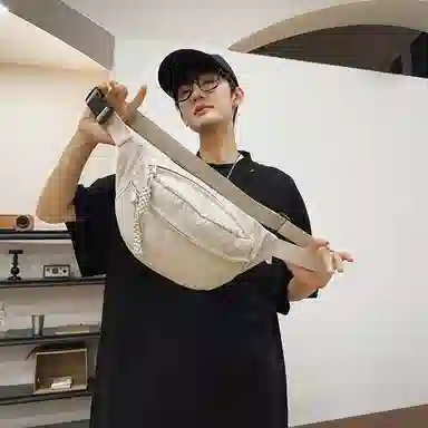 普乐威 日系轻便简约百搭百搭休闲运动骑行通勤 尼龙 胸包 男女同款情侣款 米白色/黑色/黄色/绿色/蓝色