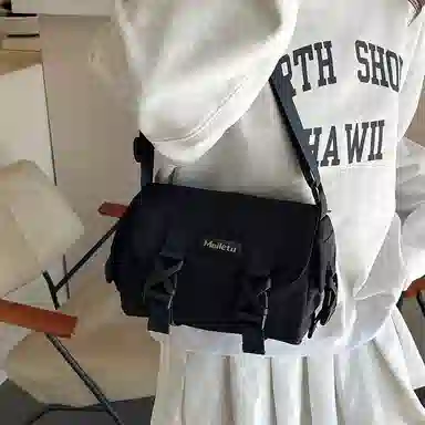 普乐威 小众质感潮流机车休闲百搭运动多功能轻便防水通勤斜 尼龙 水洗布 单肩斜挎包 男女同款情侣款 黑色