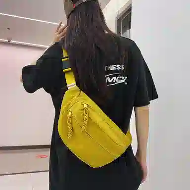 普乐威 日系轻便简约百搭百搭休闲运动骑行通勤 尼龙 胸包 男女同款情侣款 米白色/黑色/黄色/绿色/蓝色