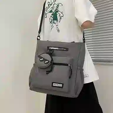 普乐威 高颜值书袋学生时尚百搭 尼龙 单肩斜挎包 男女同款情侣款 白色/黑色/灰色/卡其色