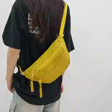 普乐威 日系轻便简约百搭百搭休闲运动骑行通勤 尼龙 胸包 男女同款情侣款 米白色/黑色/黄色/绿色/蓝色