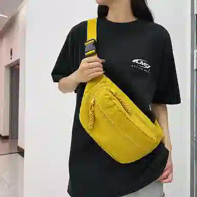 普乐威 日系轻便简约百搭百搭休闲运动骑行通勤 尼龙 胸包 男女同款情侣款 米白色/黑色/黄色/绿色/蓝色