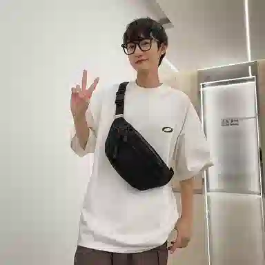 普乐威 日系轻便简约百搭百搭休闲运动骑行通勤 尼龙 胸包 男女同款情侣款 米白色/黑色/黄色/绿色/蓝色