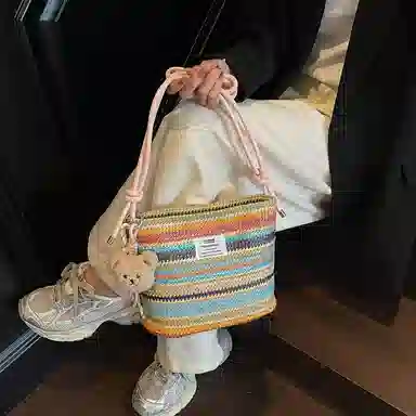 科物酷 超火小众高颜值多巴胺彩色编织包百搭轻便休闲外出度假沙滩水桶包 草编 斜挎单肩包 男女同款情侣款 白色/蓝色