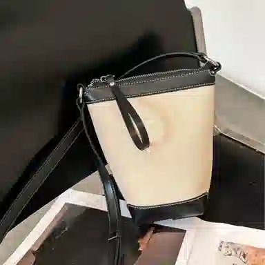 SEPTWOLVES Bucket Bag