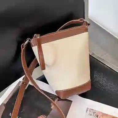 SEPTWOLVES Bucket Bag