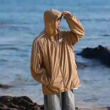 SNOW FLYING UPF50+LOGO