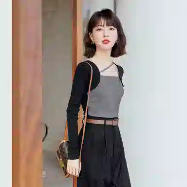 兰缪 时尚设计感甜酷辣妹内搭短款长袖方领上衣小众修身百搭针织衫 女款
