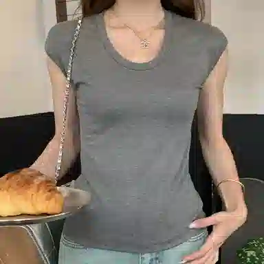 AWAO U T