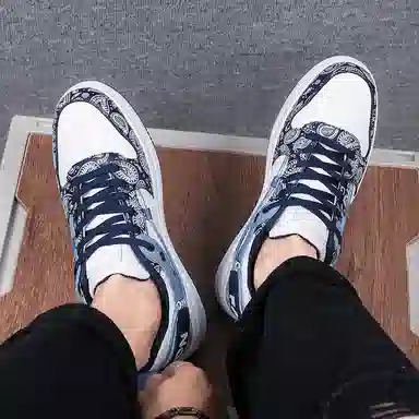 FCMM Low Top Sneakers