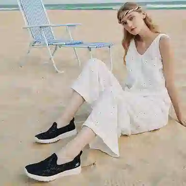 Skechers Go Walk Joy