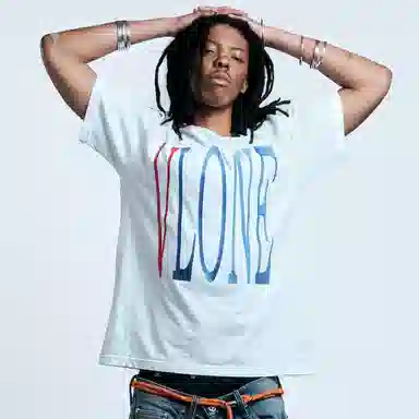 VLONE Staple kiss VLogo T