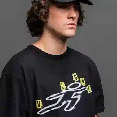VLONE V T