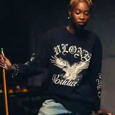 VLONE V LOGOT