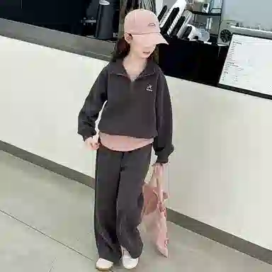 MUMUWU HOUSE 2025polo