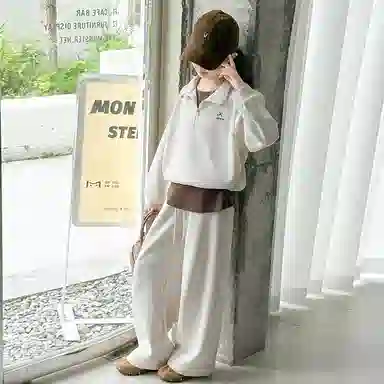 MUMUWU HOUSE 2025polo