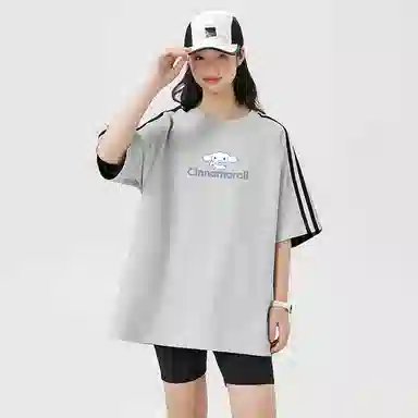 Sanrio x CINNAMOROLL T