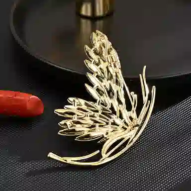 缔晶 轻奢闪耀渐变蝴蝶别针胸花 高档精致时尚通勤出行上衣外套配饰 铜 胸针 女款