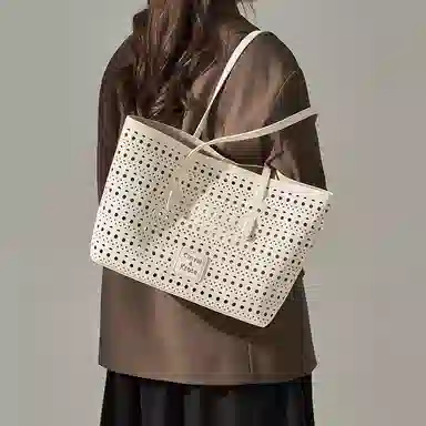 CinvaiKrose Tote