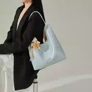 CinvaiKrose Tote
