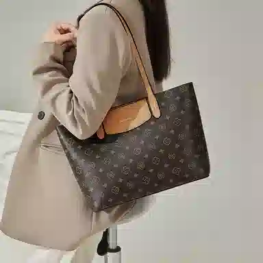 CinvaiKrose PVC Tote