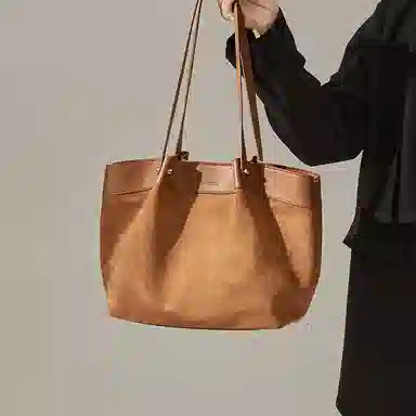 CinvaiKrose Tote