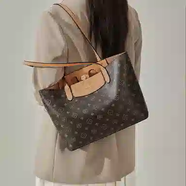 CinvaiKrose PVC Tote