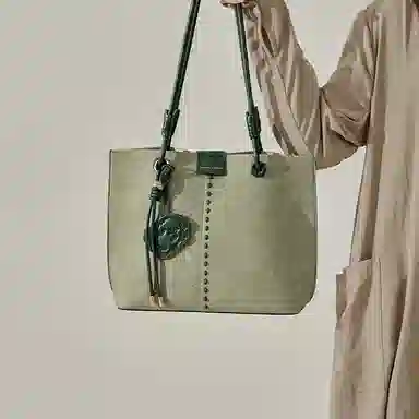 CinvaiKrose Tote