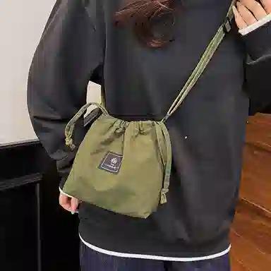 行途 高级感小众时尚超火 水洗布 斜挎包 男女同款情侣款 多色