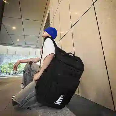 行途 大容量旅游背包休闲运动风行李包防泼水书包 牛津布 双肩包 常规 男女同款情侣款 黑色/白色