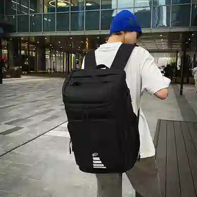 行途 大容量旅游背包休闲运动风行李包防泼水书包 牛津布 双肩包 常规 男女同款情侣款 黑色/白色