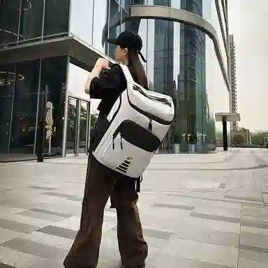 行途 大容量旅游背包休闲运动风行李包防泼水书包 牛津布 双肩包 常规 男女同款情侣款 黑色/白色