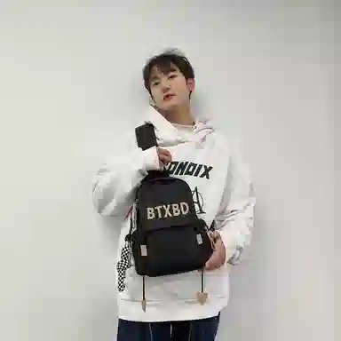 行途 时尚韩版潮流个性轻便单肩包高颜值休闲 尼龙 胸包 男女同款情侣款 黑色/蓝色/红色/白色