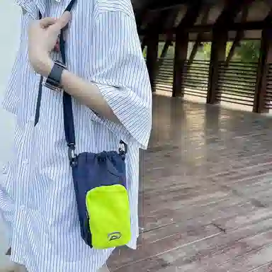 运动轻便外出潮牌旅游 复合布 手机包 男女同款情侣款 多色