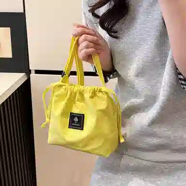 行途 高级感小众时尚超火 水洗布 斜挎包 男女同款情侣款 多色