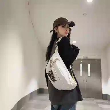 行途 时尚小众宽肩带可爱 尼龙 胸包腰包 男女同款情侣款 黑色/蓝色/红色/白色