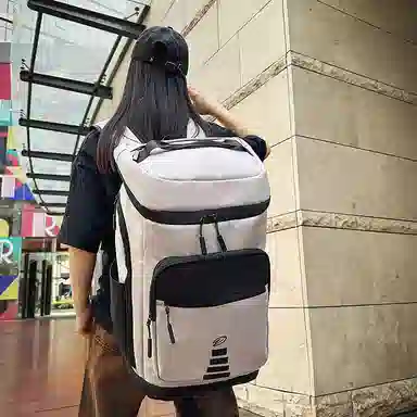 行途 大容量旅游背包休闲运动风行李包防泼水书包 牛津布 双肩包 常规 男女同款情侣款 黑色/白色