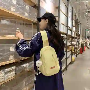 行途 小清新高颜值纯色学院风时尚百搭 斜挎手提单肩胸包 男女同款情侣款 多色 尼龙