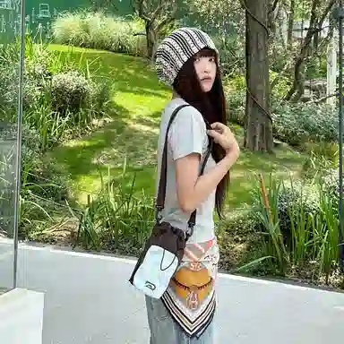 运动轻便外出潮牌旅游 复合布 手机包 男女同款情侣款 多色