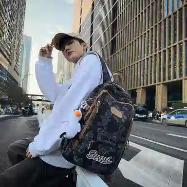 行途 高颜值学生大容量初高中大容量潮流印花学院风尼龙双肩包 男女同款 多色