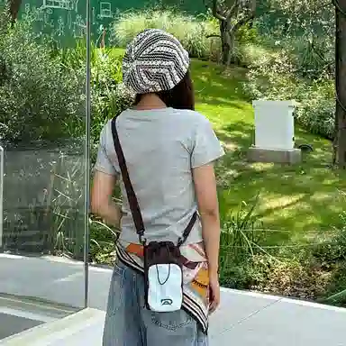 运动轻便外出潮牌旅游 复合布 手机包 男女同款情侣款 多色