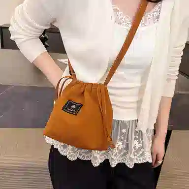 行途 高级感小众时尚超火 水洗布 斜挎包 男女同款情侣款 多色