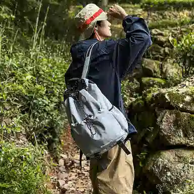 行途 时尚经典大容量轻便百搭 尼龙 双肩包 常规 男女同款情侣款 多色