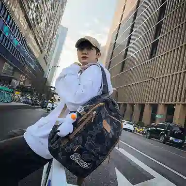 行途 高颜值学生大容量初高中大容量潮流印花学院风尼龙双肩包 男女同款 多色