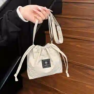 行途 高级感小众时尚超火 水洗布 斜挎包 男女同款情侣款 多色