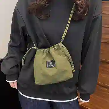 行途 高级感小众时尚超火 水洗布 斜挎包 男女同款情侣款 多色