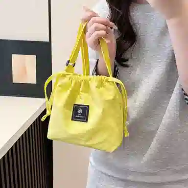 行途 高级感小众时尚超火 水洗布 斜挎包 男女同款情侣款 多色