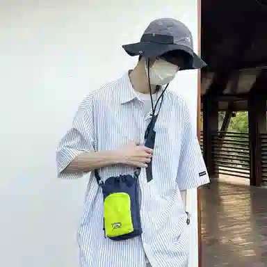 运动轻便外出潮牌旅游 复合布 手机包 男女同款情侣款 多色