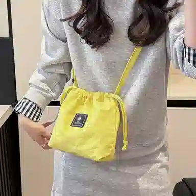 行途 高级感小众时尚超火 水洗布 斜挎包 男女同款情侣款 多色