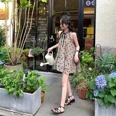 识恩 通勤圆领薄款套头纯色短款无袖连衣裙 女款